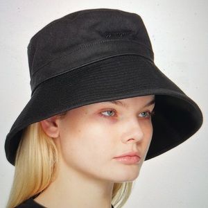 Black Jacquemus Hat